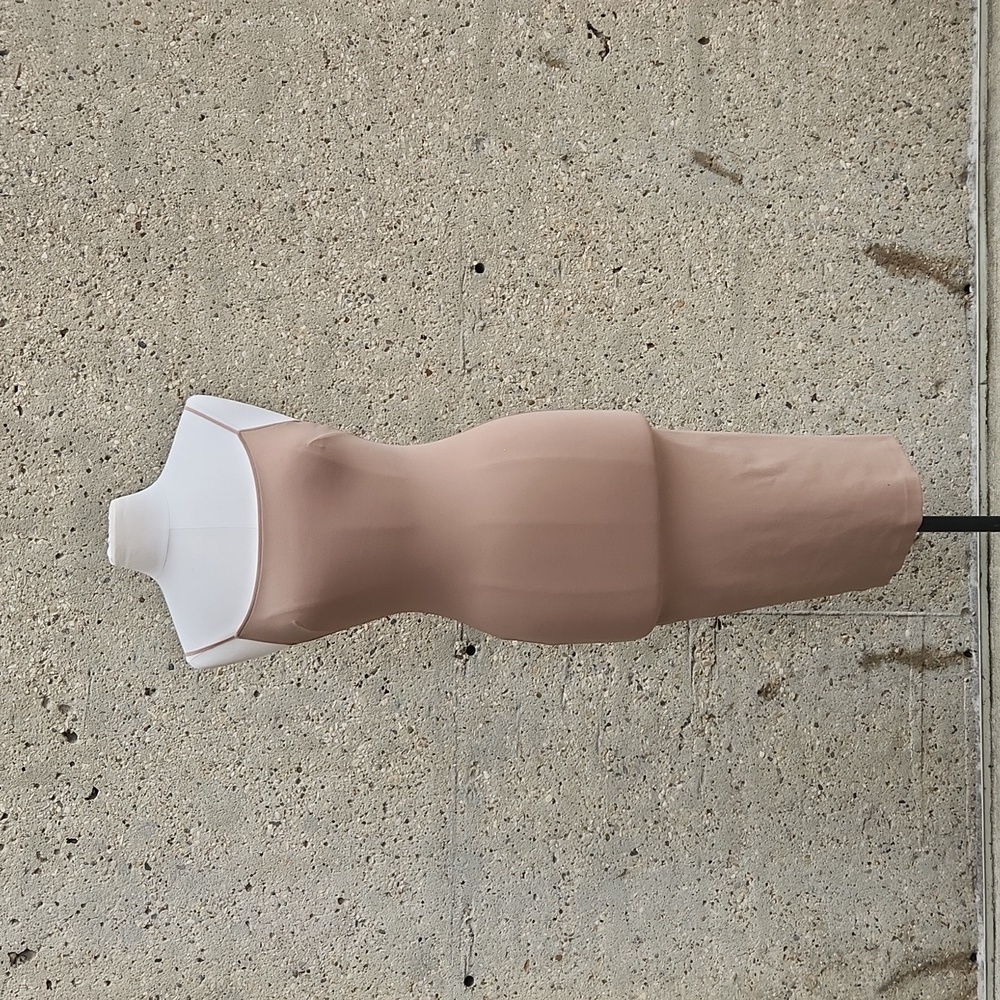 BABATON nude body con dress